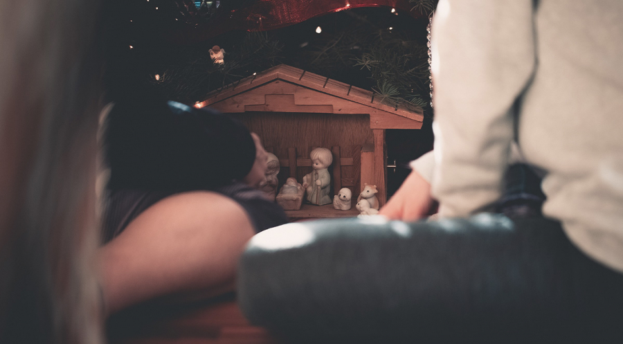 How to Help Children Focus on Christ During Christmas
